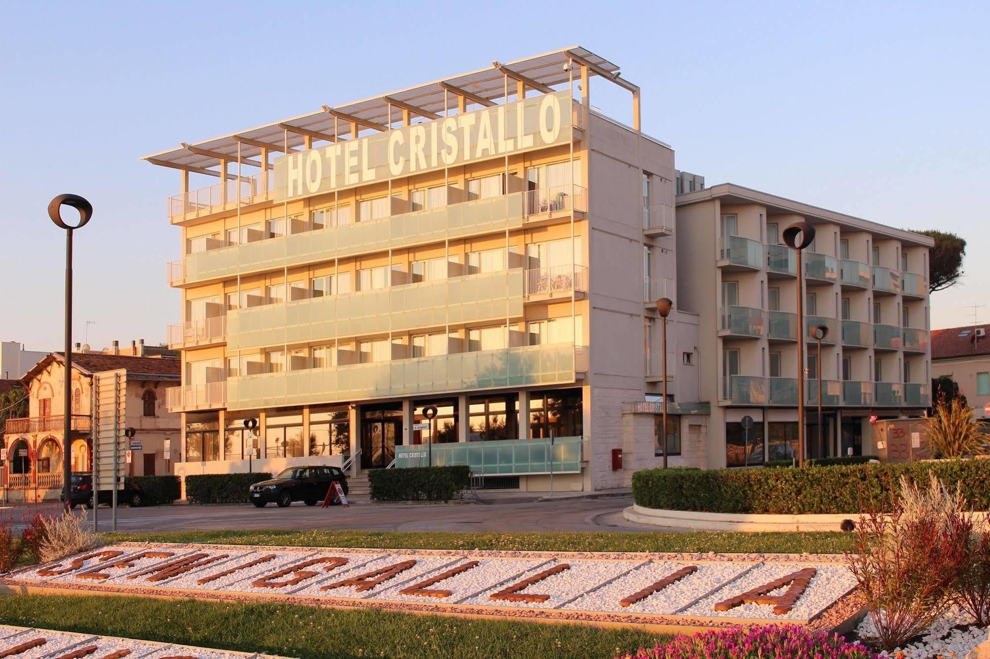 Hotel Cristallo 4*